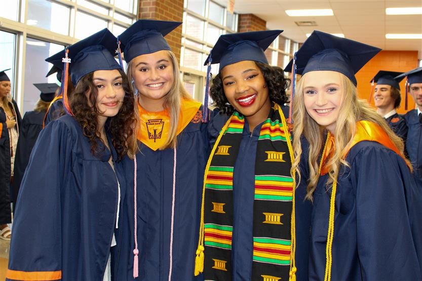 Seniors graduate from Summit High
